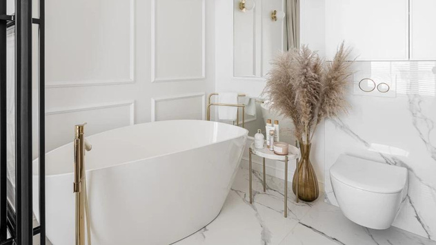 Как оживить белую ванную комнату: 7 идей