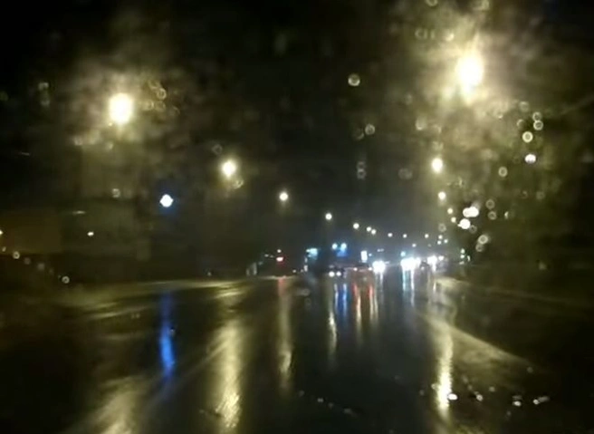 Видео: в Рязани водитель грубо нарушает ПДД | ya62.ru