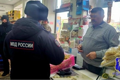 Rat Runs Over Meat in Samara Shawarma Kiosk, Video Shows