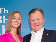 60-летний Игорь Бутман женится на журналистке вдвое моложе себя