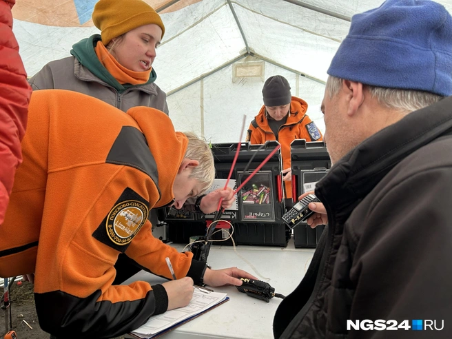 Получаем задание и рации | Источник: Алексей Тайганавт / NGS24.RU