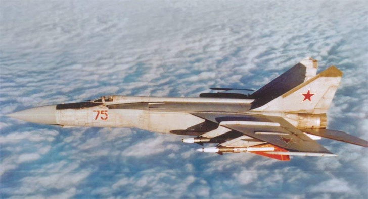 Перехватчик из нержавеющей стали: как МиГ-25 помогал подготовить войну Судного дня