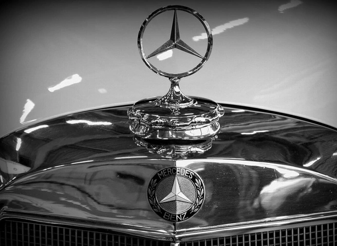 В Рязани Mercedes из Армении устроил ДТП и скрылся с места происшествия | ya62.ru