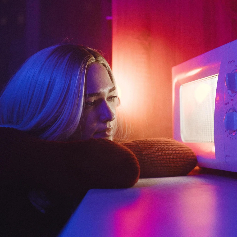 Как избавиться от запаха в микроволновке: 8 простых рецептов, которые работают всегда | mcmaison.ru