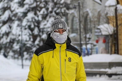 Icy faces, frozen city: Nizhny under -25°C frost