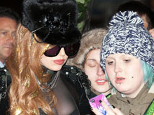 Леди Гага подставила московскому морозу голое тело