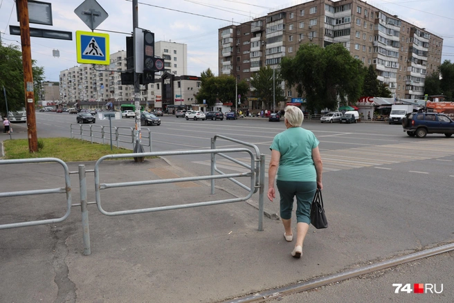 Однако задача провалена. Люди идут коротким путем, потому что это удобно | Источник: Наталья Лапцевич