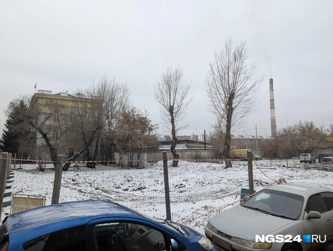 Тут собираются строить бизнес-центр | Источник: Никита Шайхутдинов / NGS24.RU