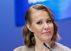 Колье за 16,5 млн, танцы под Лолиту, огромный торт и признания в любви мужу: как прошел день рождения Ксении Собчак