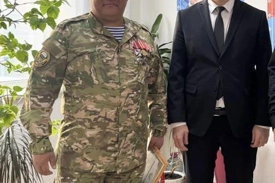 Ветеран СВО устроился в аэропорт Якутска и учит мужеству