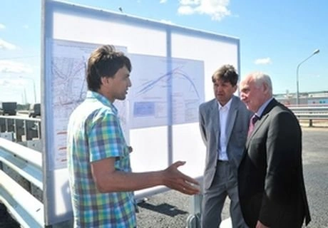 Шаукат Ахметов открыл новую эстакаду у «М5-молл» | ya62.ru
