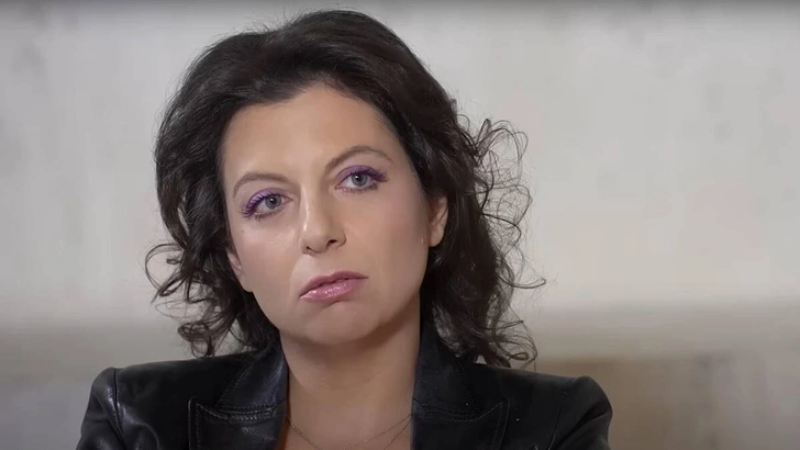 «Последний раз, когда записываюсь без парика»: Симоньян впервые на ТВ после смерти Кеосаяна | maximonline.ru