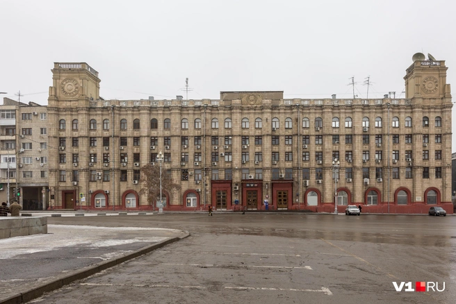 Главпочтамт на площади Павших Борцов | Источник: Константин Завриков / V1.RU