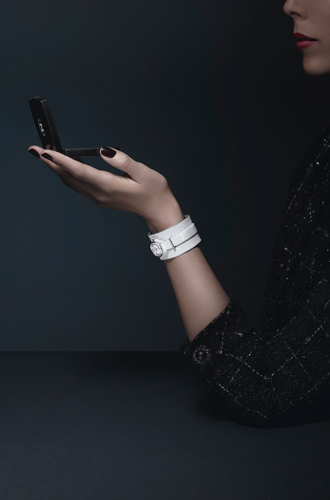 Часы как искусство: модель Chanel провозглашает fashion-революцию