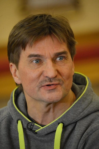 Юрий Бутусов | www.starhit.ru