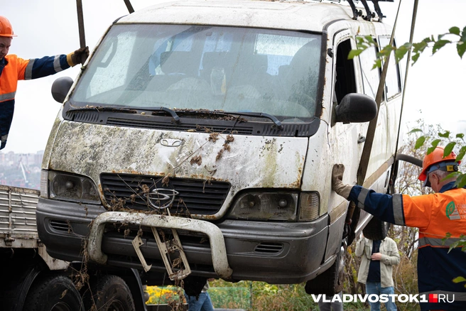 Сургутяне жаловались депутатам на бесхозные машины во дворах | Источник: Елена Буйвол / VLADIVOSTOK1.RU