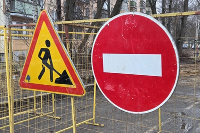 На улице Шагова в Костроме ограничили движение из-за ремонта