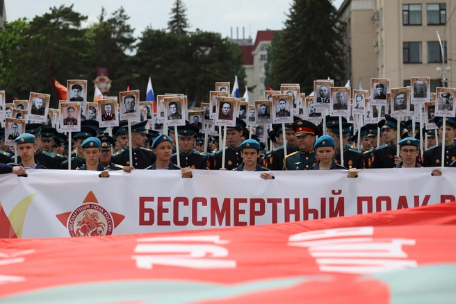 «Бессмертный полк» в Ставрополе в прошлом году | Источник: Иван Высочинский / 26.RU