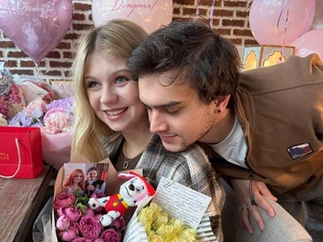 «Врач сказал, можно делать все, что захочу»: Саша Трусова выполняет балетные па на девятом месяце беременности