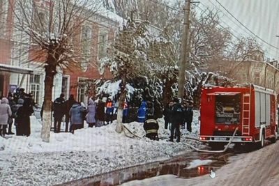 Пожар в библиотеке колледжа под Волгоградом: эвакуация