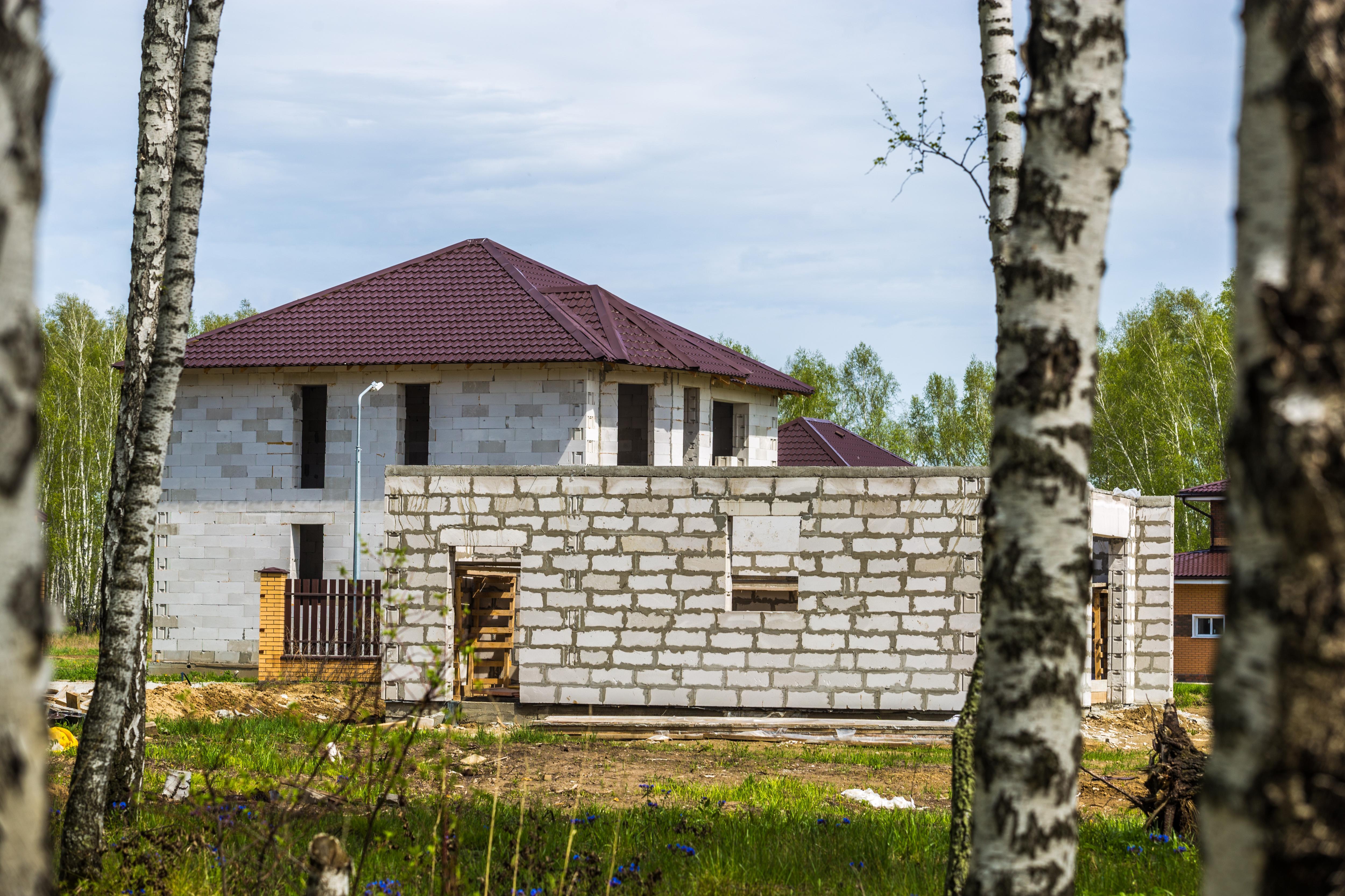 Топливный кризис добрался до стройки: как подорожали частные дома
