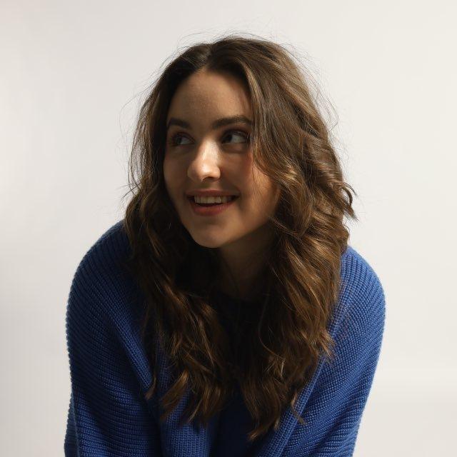 <p>Алёна</p>