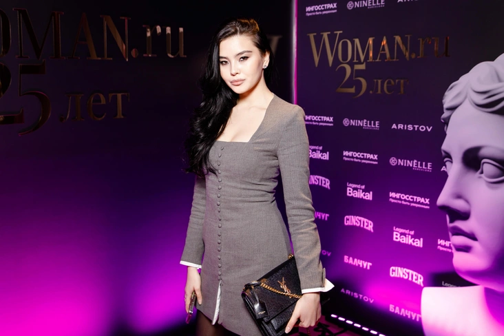 Наташа Строева