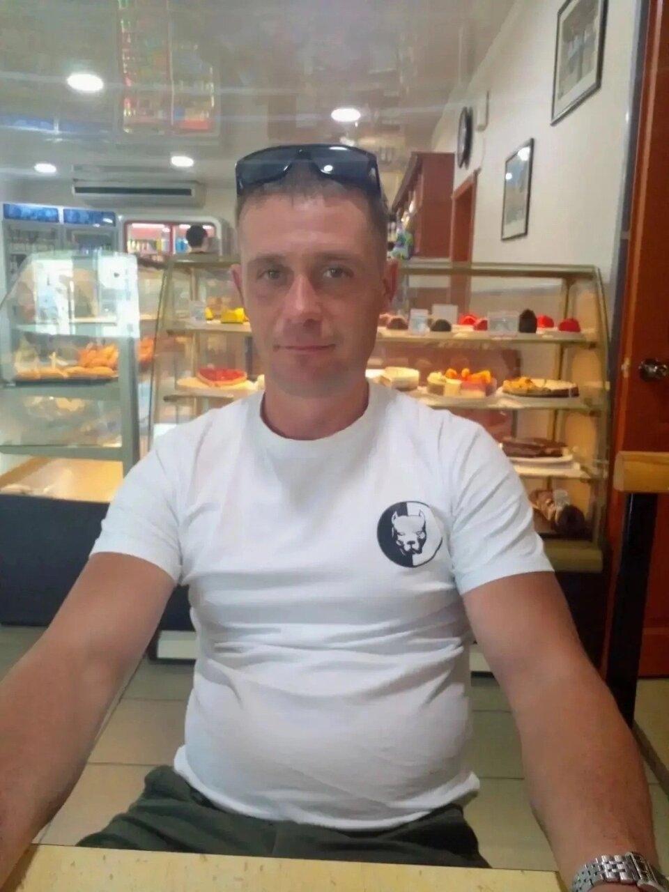 «Нос набок, как будто сломанный». Родственница — о загадочной смерти уральца около ночного клуба