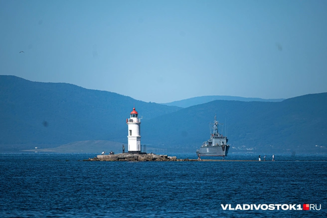 Начать знакомство с приморскими маяками можно с визитной карточки Владивостока | Источник: Елена Буйвол / VLADIVOSTOK1.RU