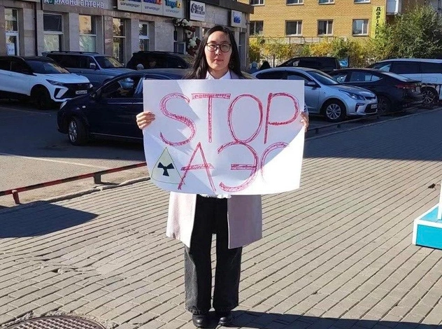 Задержания активисток, вброс бюллетеней и запрет на съемку СМИ: как прошел референдум по строительству АЭС в Казахстане
