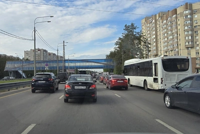 Многокилометровые пробки на окружной и Московском проспекте в Воронеже