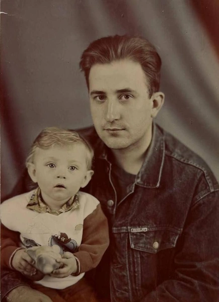В 1992-м у певца родился сын Глеб, который впоследствии тоже увлекся музыкой