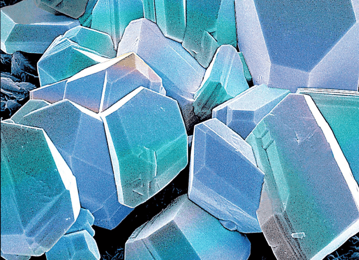 Кубы, шипы и розы: посмотрите, какие формы принимают кристаллы