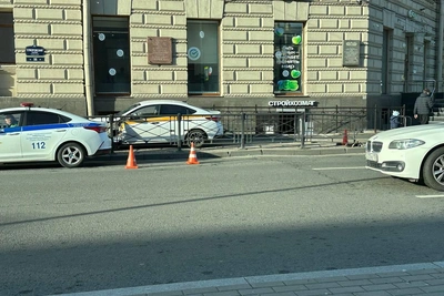 «Хендай» вылетел на тротуар на Суворовском и сбил пешехода