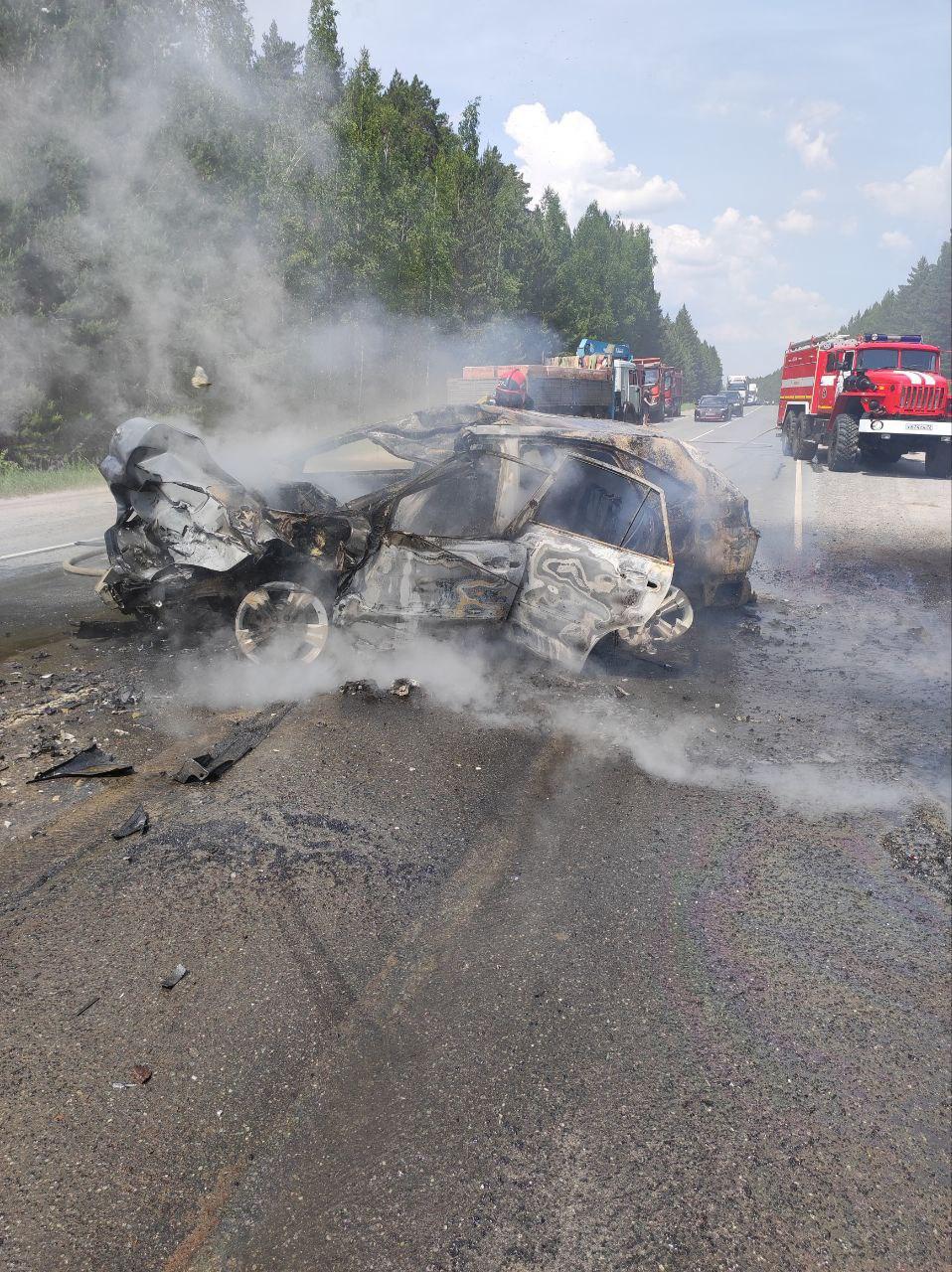 Водитель сгорел в машине: подробности жуткого ДТП на трассе Тюмень — Курган