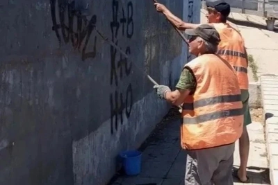 Коммунальные службы продолжают уборку улиц и зон отдыха
