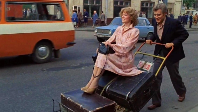 Непостижимо сложный тест: угадайте «Служебный роман» и еще 4 популярные советские комедии с великолепным Олегом Басилашвили