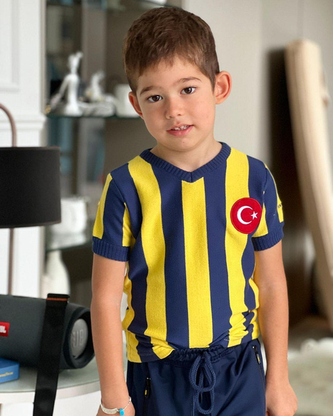 Как выглядят сыновья самого красивого турецкого актера — Бурака Озчивита