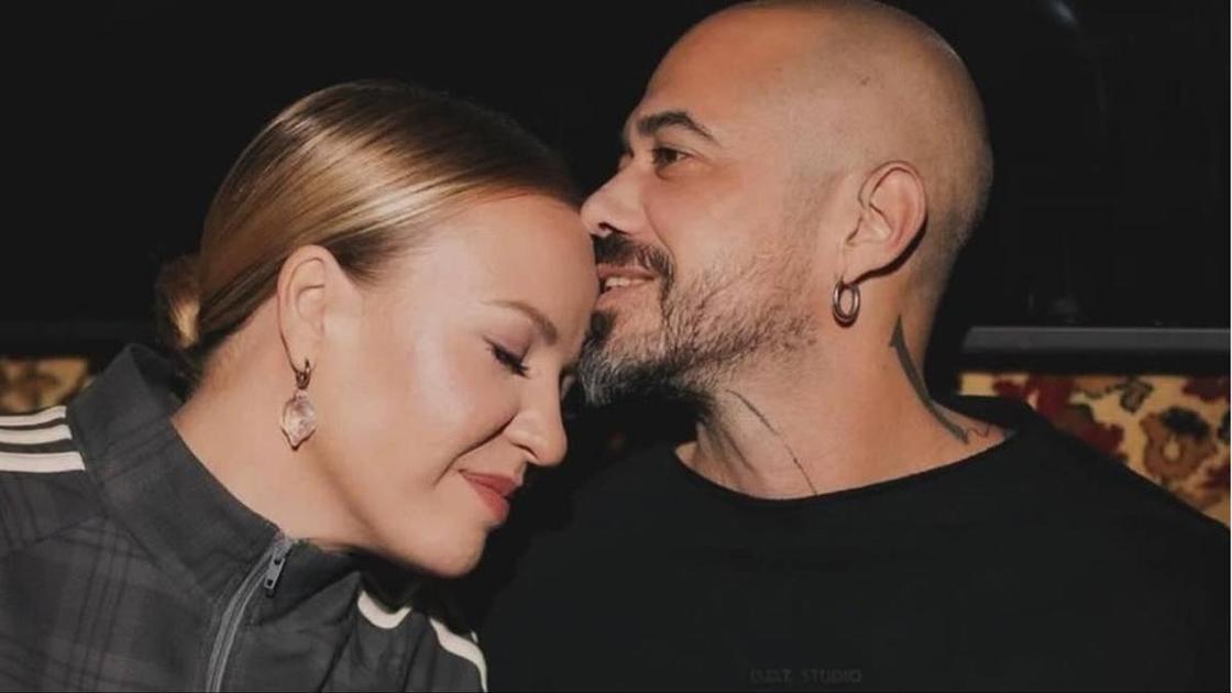 &laquo;Мама&raquo; женского стендапа закрутила роман с сексуальным танцором