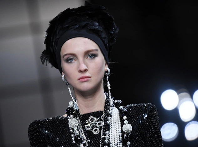 Giorgio Armani Privé: возвращение 30-х в кутюрном показе в Париже