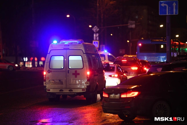 Авария с участие трех машин произошла на 84 километре МКАД | Источник: Артем Устюжанин / MSK1.RU