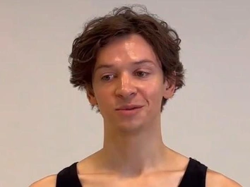 Не траурный марш, а Metallica, кино и танцы: утонувшему актеру Георгию Киселеву устроили необычные поминки