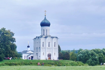 Почему зумеры вновь обратились к церкви — тренд ChristianTok: проверено на себе