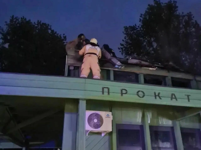 По предварительным данным, возгорание спровоцировало нарушение правил работы с электрооборудованием | Источник: МЧС по Алтайскому краю