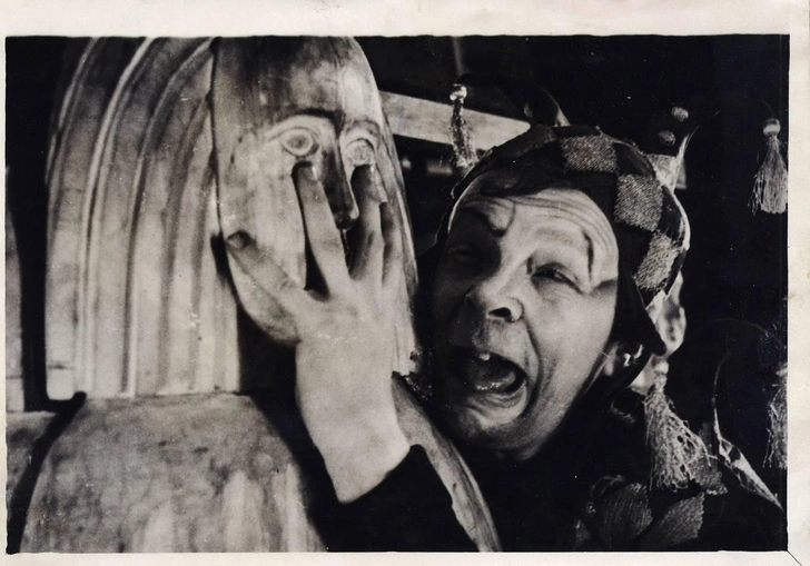 В. Л. Зускин — Шут в спектакле «Король Лир» по пьесе У.Шекспира. Москва, 1935. Государственный еврейский театр (ГОСЕТ). Спектакль: «Король Лир». Постановщик: Радлов С. Э. Премьера: 10.02.1935 | Источник: пресс-служба