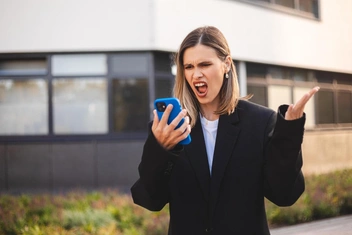 Рейджбейт: что это такое и как злые посты в соцсетях становятся вирусными