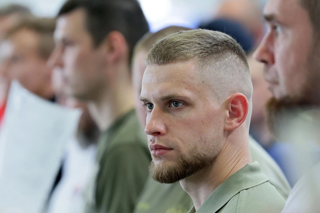 Больше всего Евгений был рад вернуться к семье | Источник: фонд «Защитники Отечества»
