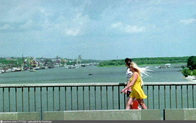 Снято в 1996–1997 годах | Источник: А. Белоусов, художественный альбом «Ростов-на-Дону», 1997 г. / pastvu.com
