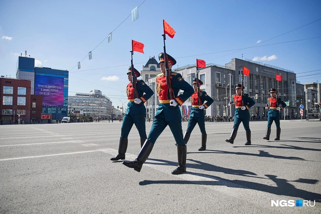 В городе ограничат парковку и движение машин | Источник: Александр Ощепков / NGS.RU