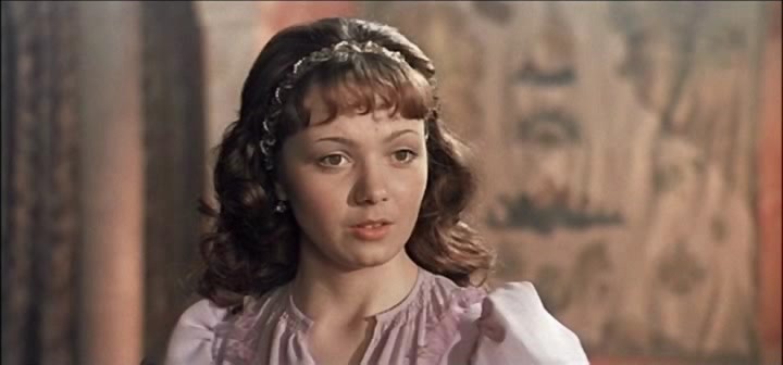 Из принцесс в королевны: как менялась внешность героинь советских фильмов-сказок